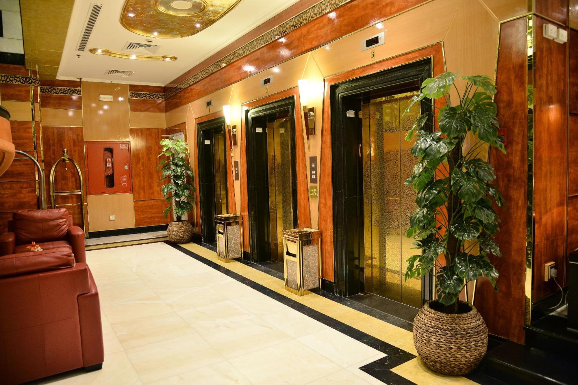 Golden Tulip Al Shakreen Medina Exterior foto