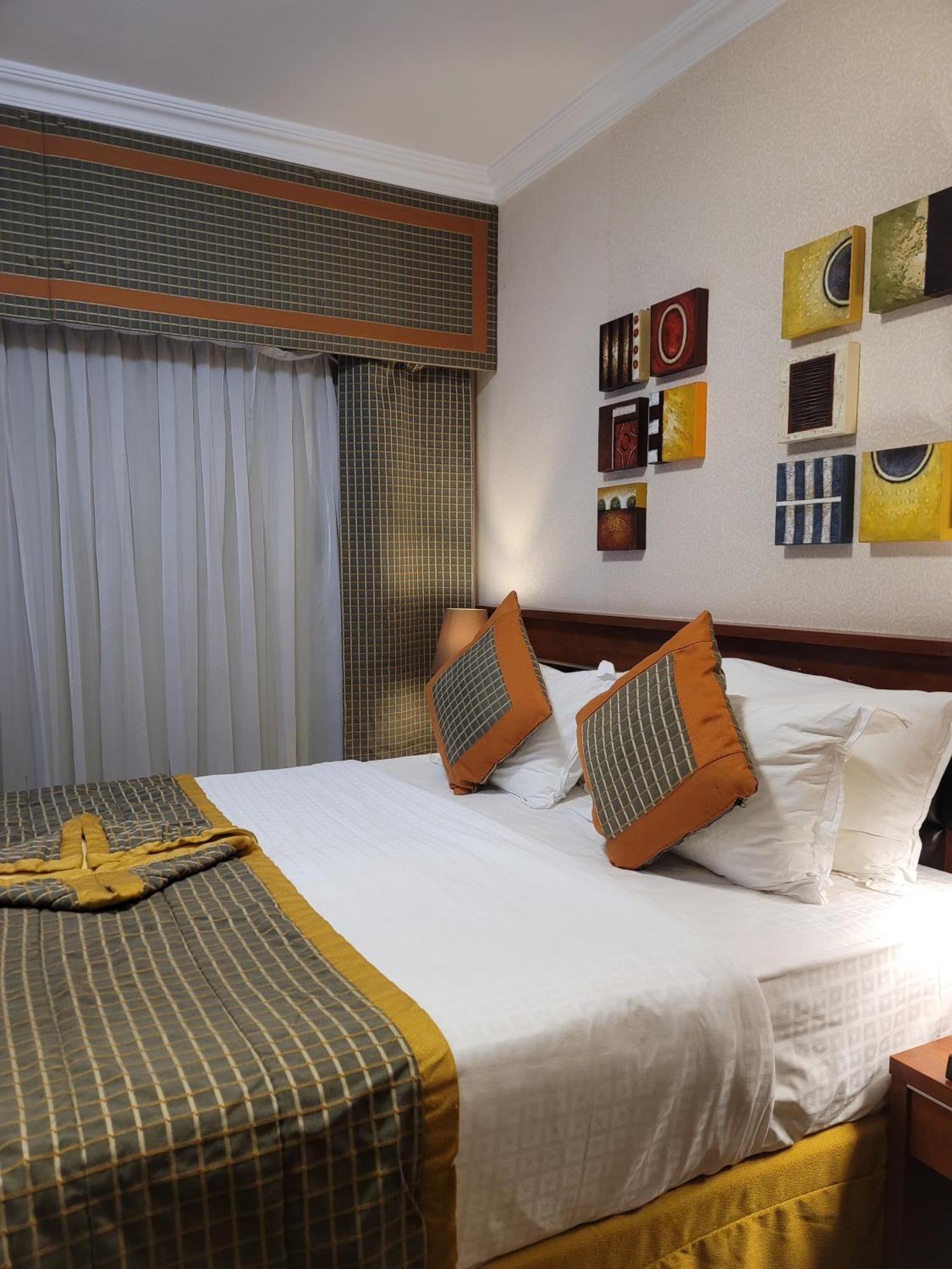 Golden Tulip Al Shakreen Medina Exterior foto